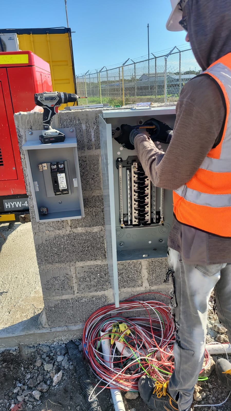 Proyecto instalación energética y agua potable en campamento provisional
